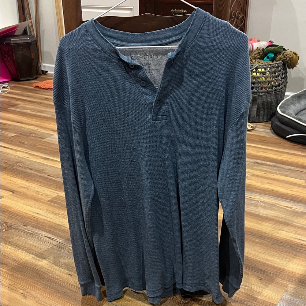 Men's V-Neck Sweater in Deep Blue